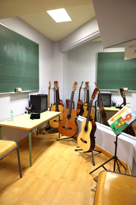 Aula de guitarra calle Almirante Cadarso Escuela Musica aurora audición