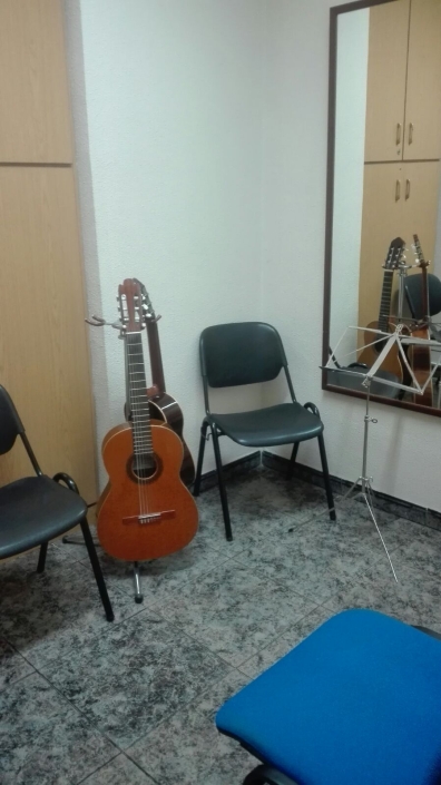 Aula de guitarra. Escuela Música Guardia Civil Valencia