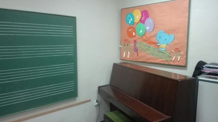 Aula de piano. Escuela Música Guardia Civil Valencia